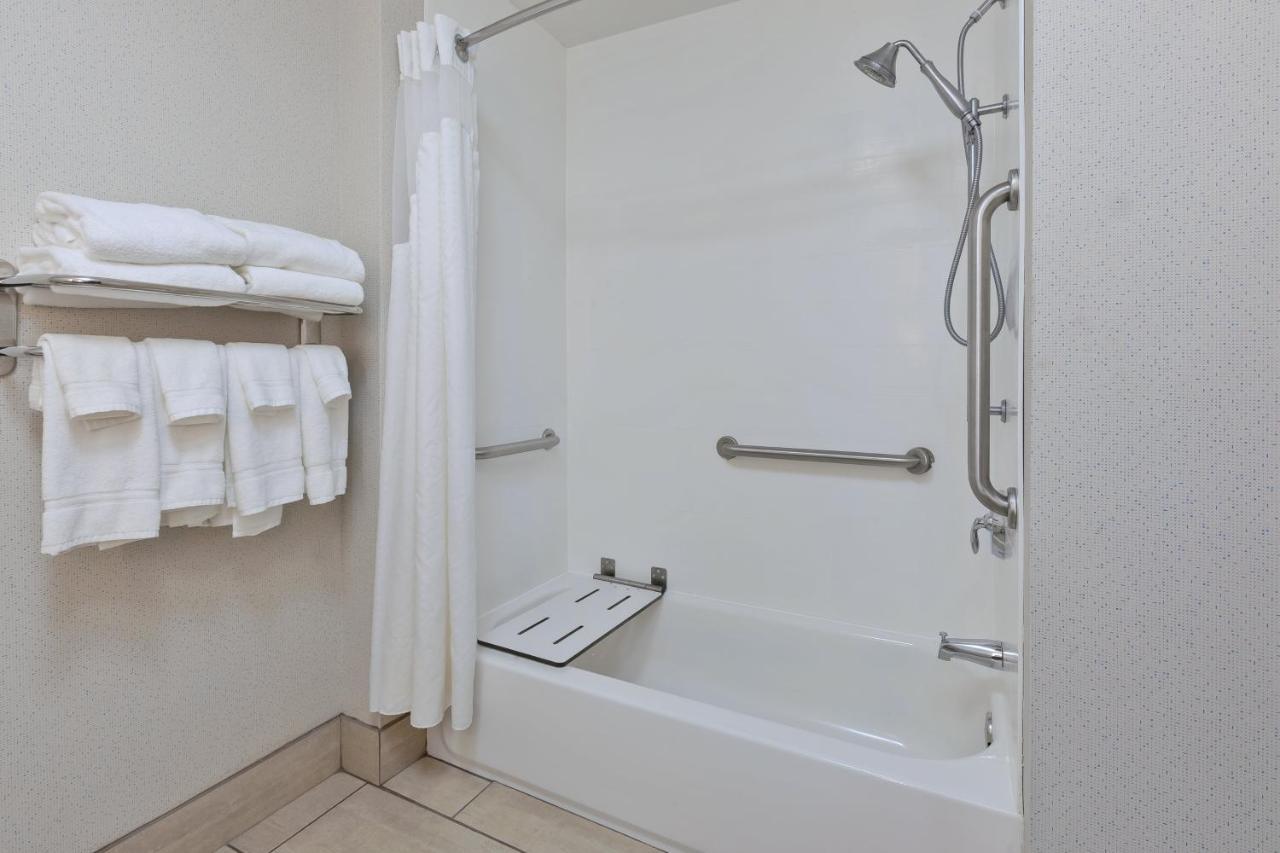 Brecksville Holiday Inn Express Hotel & Suites Cleveland-Richfield By Ihg מראה חיצוני תמונה