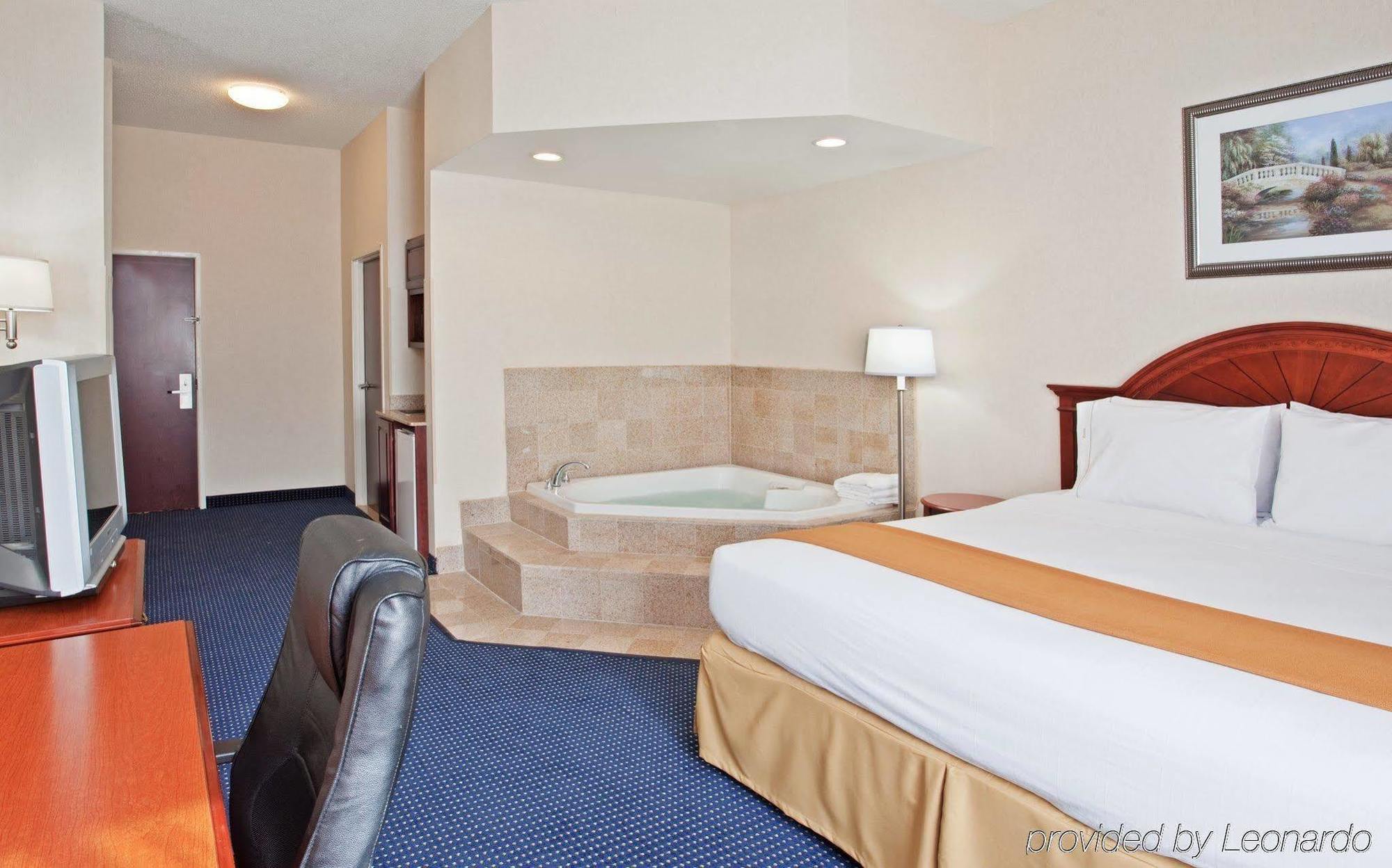 Brecksville Holiday Inn Express Hotel & Suites Cleveland-Richfield By Ihg חדר תמונה